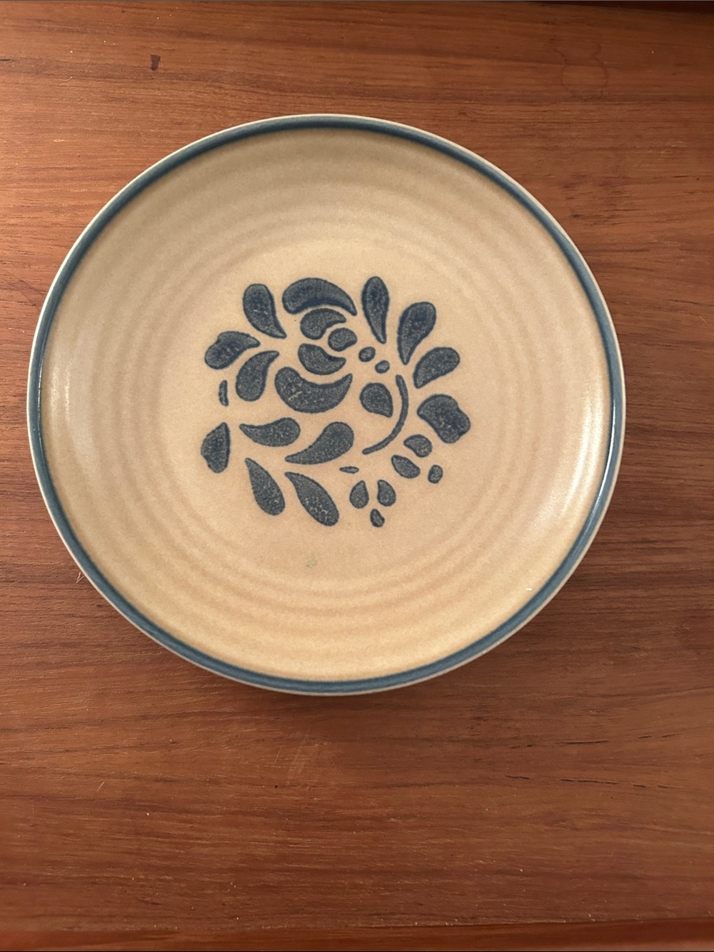 Vintage Pfaltzgraff “Folk Art” Stoneware Salad Plate.